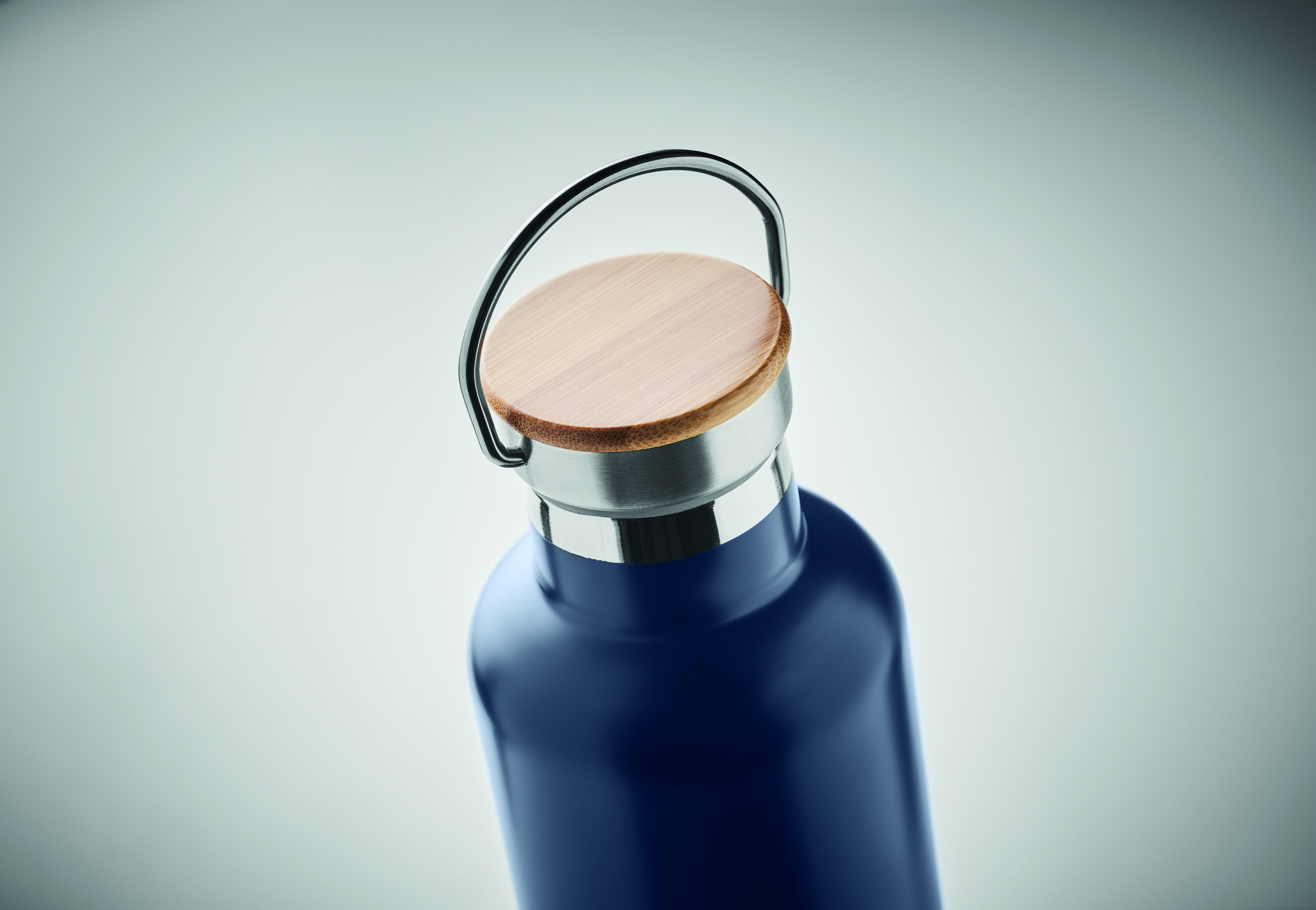 Isolierflasche 1000 ml HELSINKI LARGE – Edelstahl mit Bambusdeckel