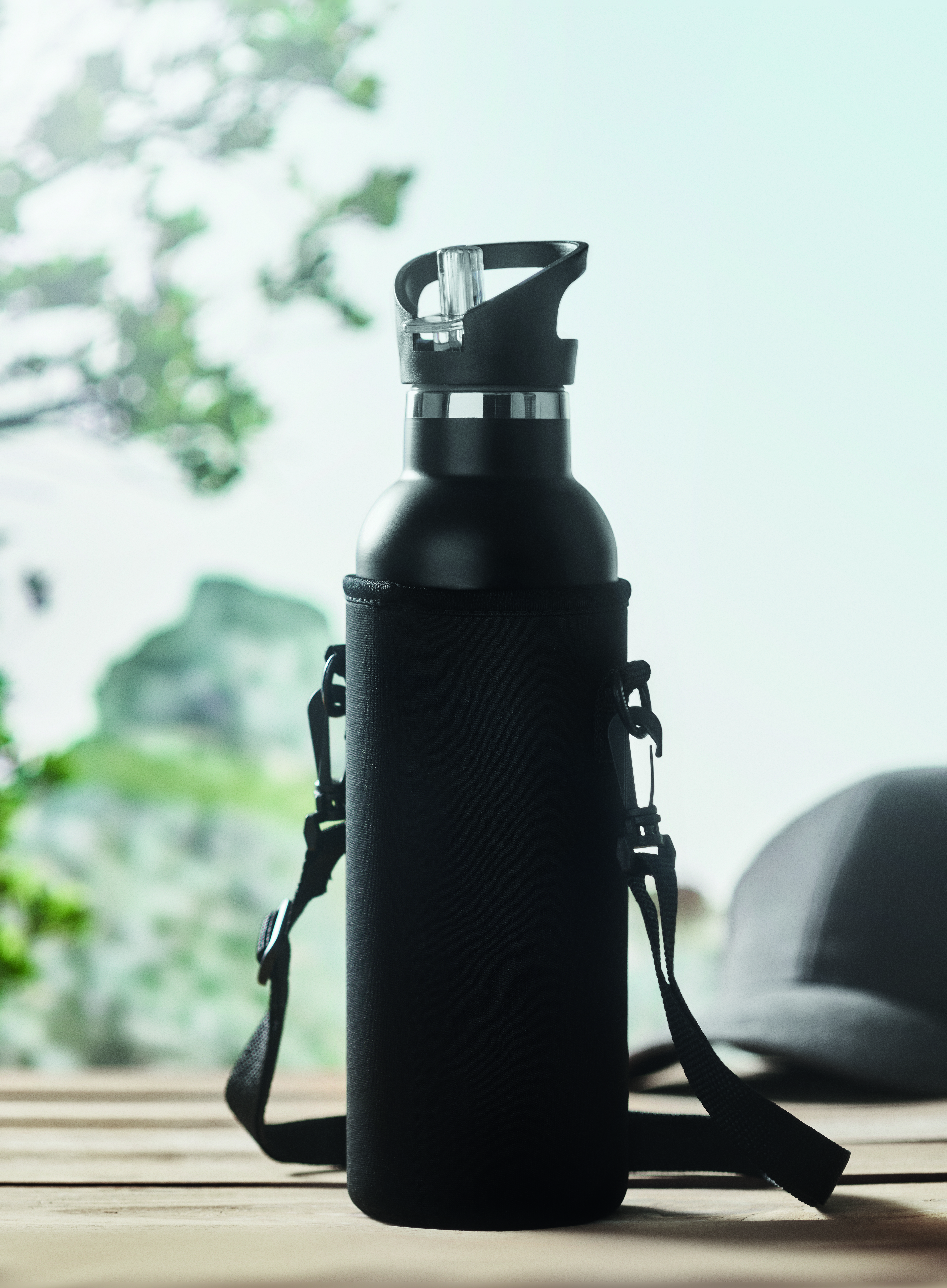 Isolierflasche TIKSI 700ml Edelstahl, doppelwandig, mit Neopren-Tasche