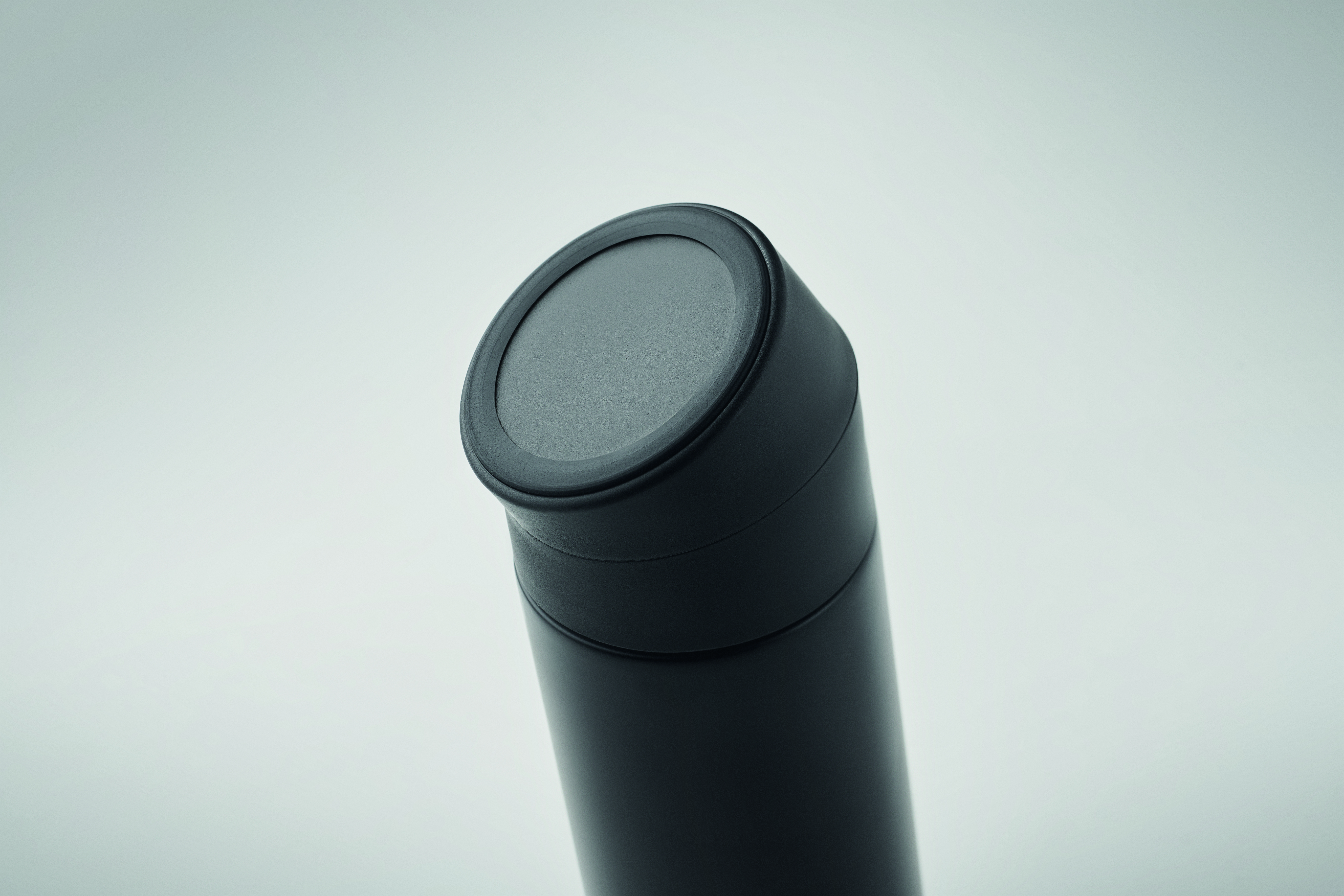 Doppelwandige Edelstahl-Isolierflasche 420 ml mit Smartphone-Halterung